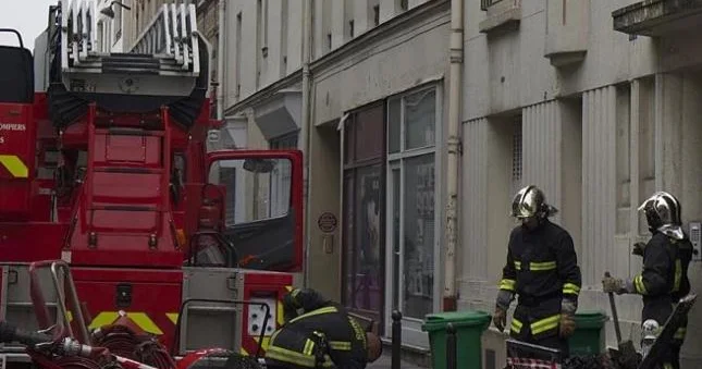 Fransada binanın döşəməsi uçub 20 dən çox yaralı