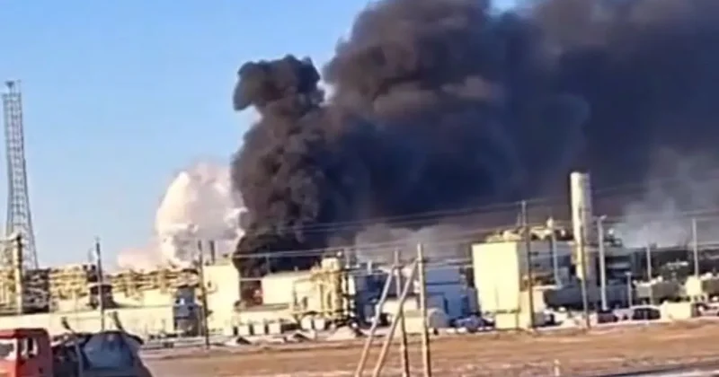 В Казахстане на месторождении Тенгиз произошел пожар видео