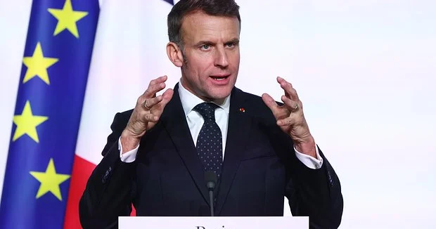 Makronun reytinqi rekord həddə düşdü...