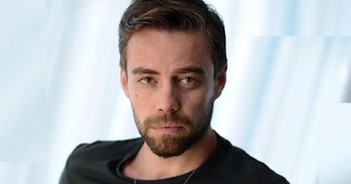 Türkiyəli müğənni ikinci dəfə evlənir