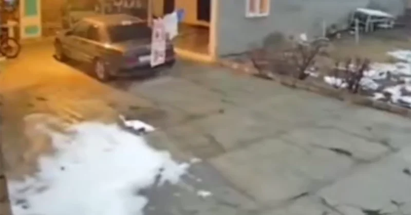 Землетрясение в Агсу попало на камеры