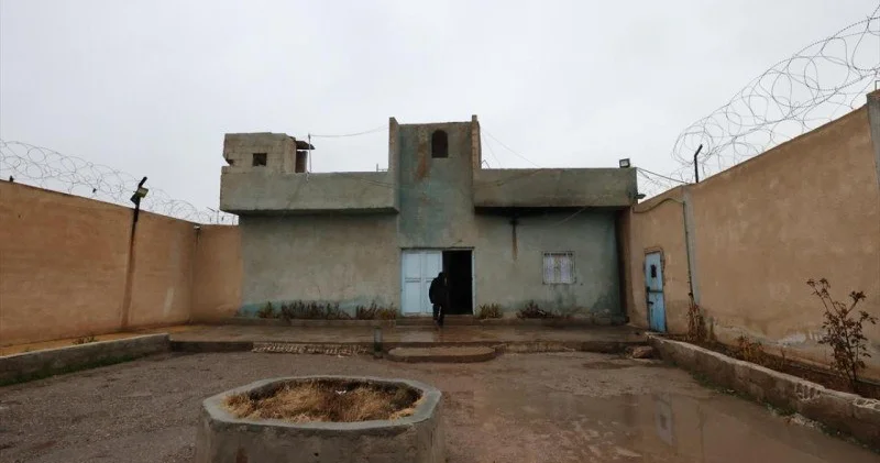 Kürd terrorçuları əsirləri bu həbsxanada öldürüb FOTO