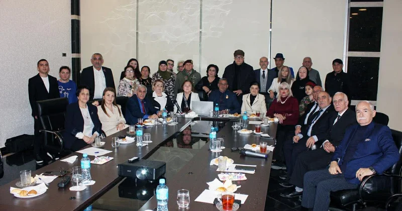 “Vətən mənə oğul desə nə dərdim” 20 Yanvar şəhidlərinə həsr edilmiş dəyirmi masa keçirilib