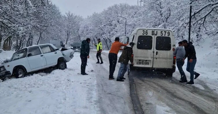 Снег осложнил движение на дороге Баку Шамахы Евлах ФОТО ВИДЕО