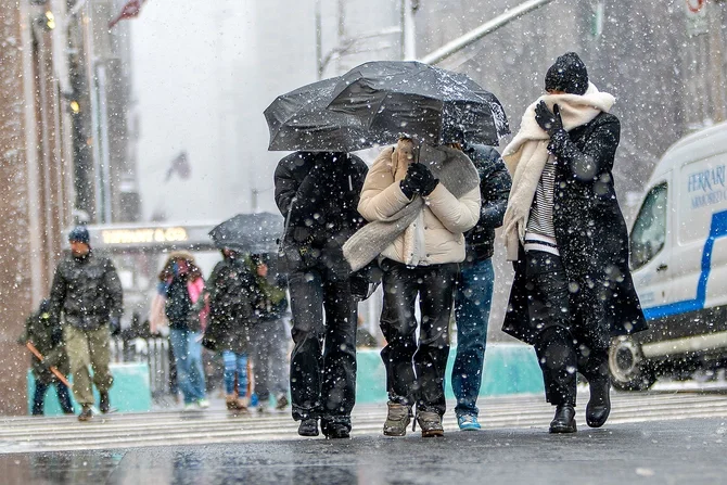 Azərbaycanda havanın temperaturu 7 10 dərəcə aşağı enəcək, qar yağacaq XƏBƏRDARLIQ