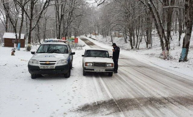 Qarlı hava: DYP dən sürücülərə xəbərdarlıq