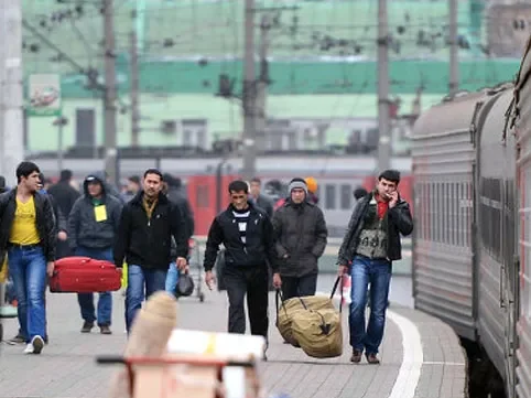 “Rusiya azərbaycanlı miqrantlarla bağlı siyasətini dəyişir” ŞƏRH