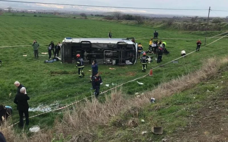 Türkiyədə idmançıları daşıyan avtobus aşdı Ölənlər və yaralananlar var