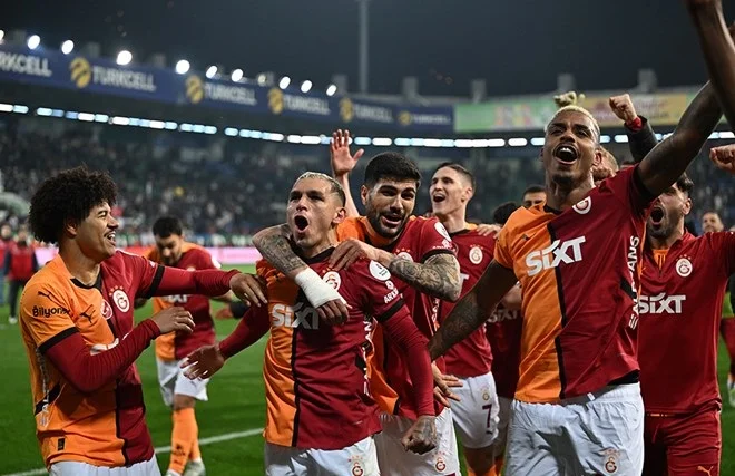 ​“Qalatasaray” Super Liqanın tarixinə düşdü