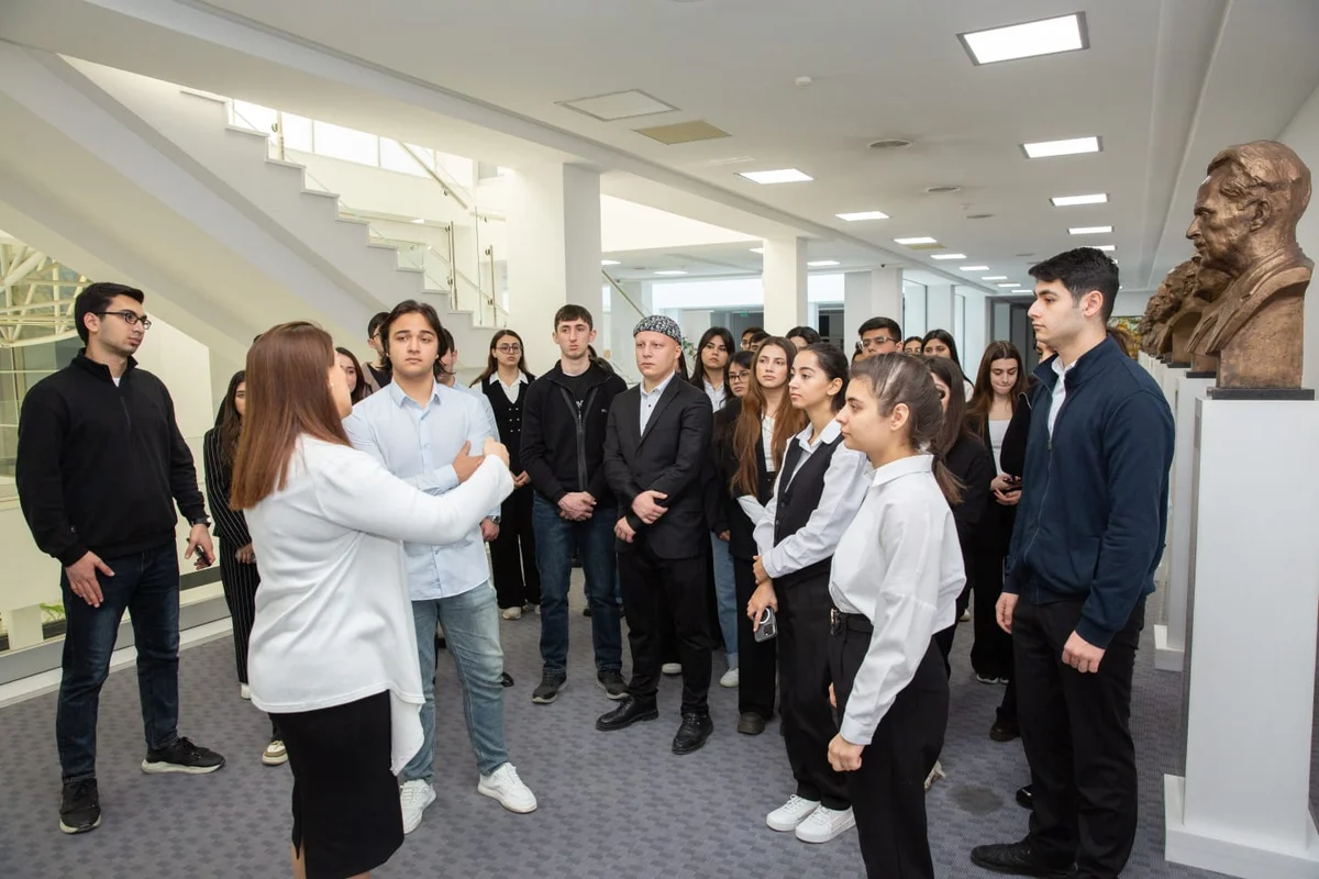 “ASAN Könüllüləri” AMEA nın Mərkəzi Elmi Kitabxanası ilə tanış olublar