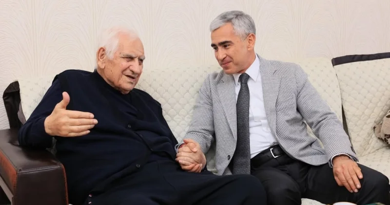 Anar Ələkbərov Xalq şairini ziyarət edib