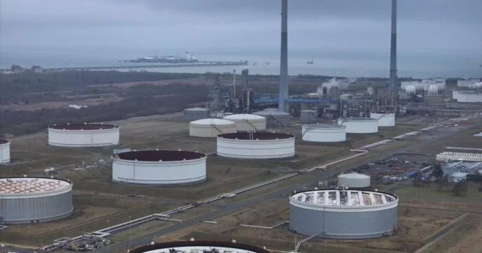Страны ЕС полностью израсходовали заготовленный на зиму газ