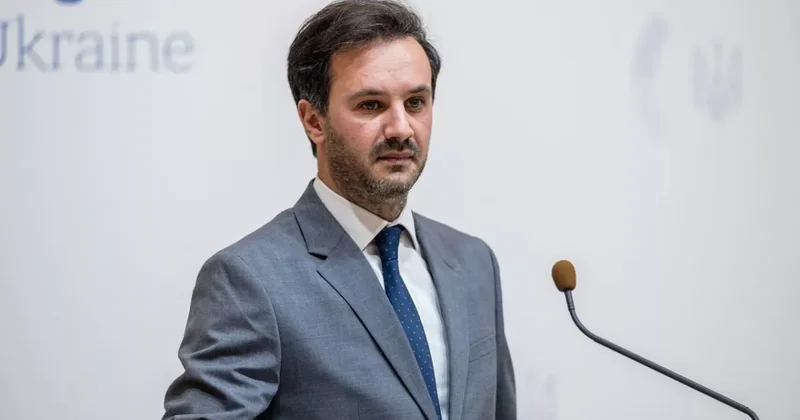 МИД Украины: Действия Венгрии и Словакии напоминают поведение наркоманов