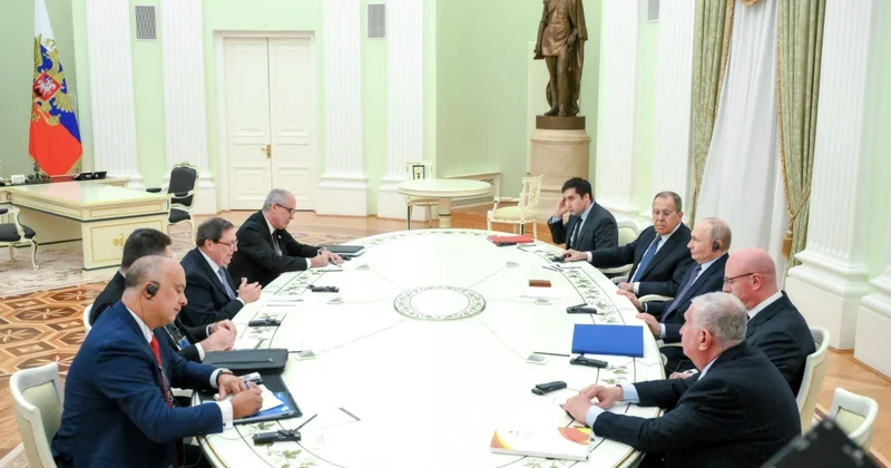 “Rusiya Kubaya qarşı yeni məhdudiyyətləri qəbuledilməz hesab edir” Putin