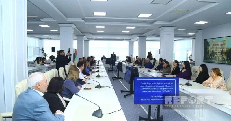 В Азербайджане предложено организовать олимпиады для лингвистов и журналистов