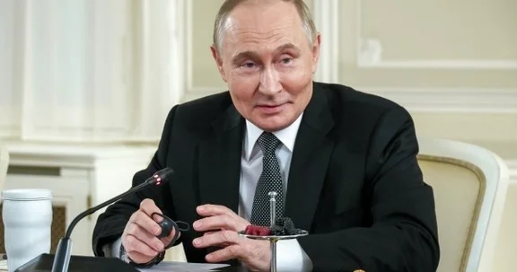 Журналист заявил о предполагаемых долях Путина в VK и Max
