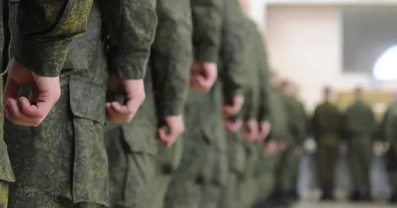 СМИ: В России студентам престижного вуза предложили 50 тысяч за контракт с Минобороны