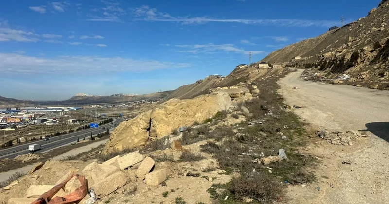 Sürüşmə zonasında qanunsuz tikinti aparılır ÖZƏL (VİDEO/FOTO)