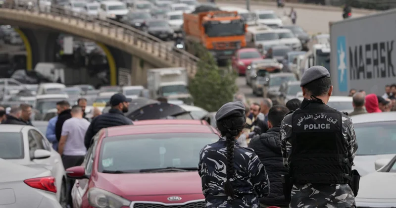 Таксисты митингуют, врачи бастуют объектив
