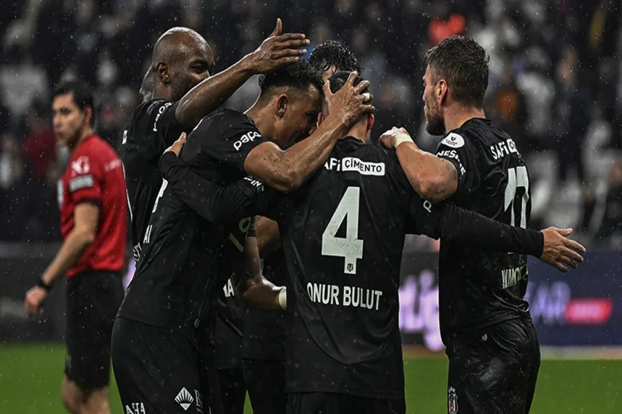 Beşiktaş 8 futbolçusunu göndərir