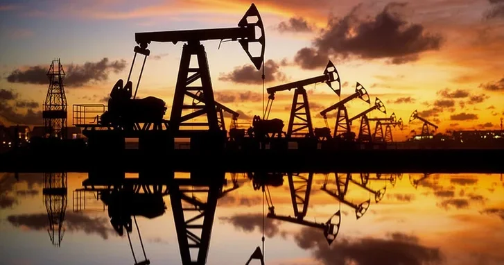 Цена на нефть марки Brent подскочила более чем на 5% на фоне геополитической напряженности