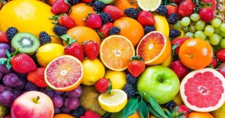 Mövsümi olmayan meyvələr içox vaxt süni şəraitdə yetişdirilir Qida eksperti
