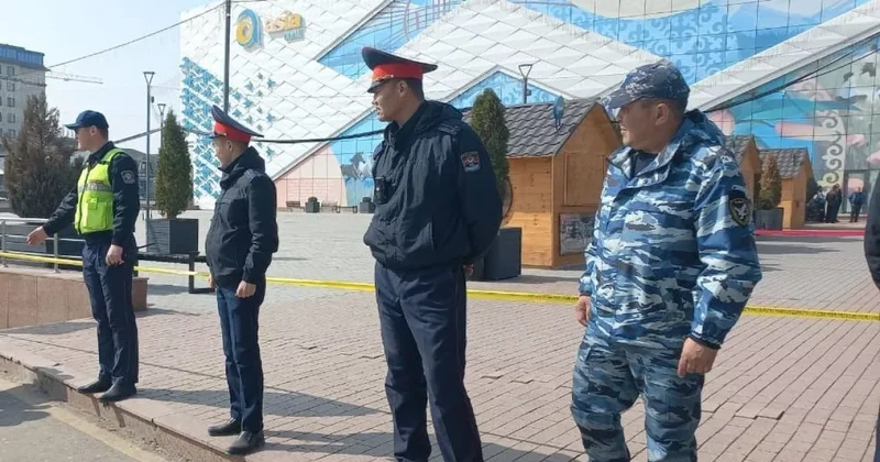 Сообщение о бомбе: в столице Кыргызстана оцепили торговый центр
