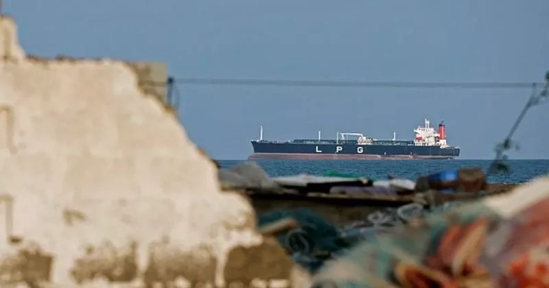Bloomberg: Индия направила военные корабли в Оманский залив