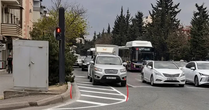 Водители пожаловались на новую дорожную разметку в Баку