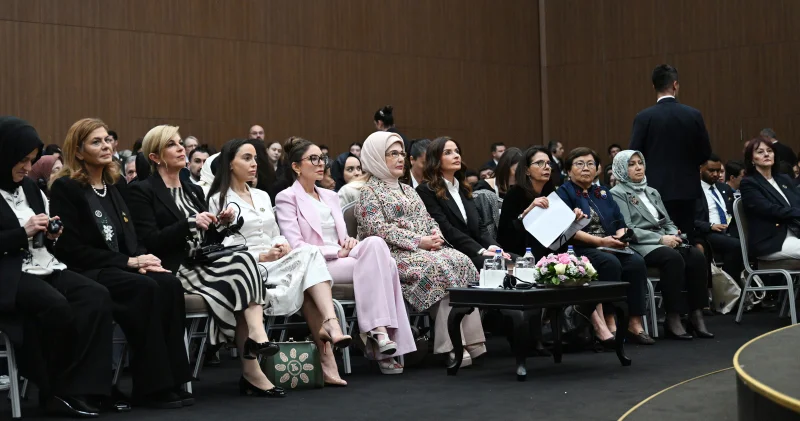 Mehriban Əliyeva Antalyada Fələstinlə bağlı paneldə iştirak etdi (FOTO)