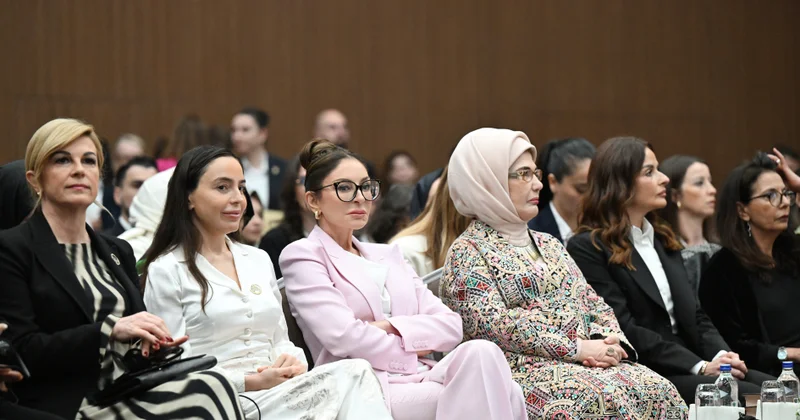 Mehriban Əliyeva Diplomatiya Forumunun panel iclasında FOTOLAR
