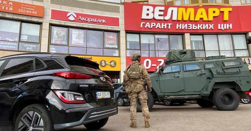 В результате стрельбы в супермаркете в Киеве убито 5 человек, 10 постадавших