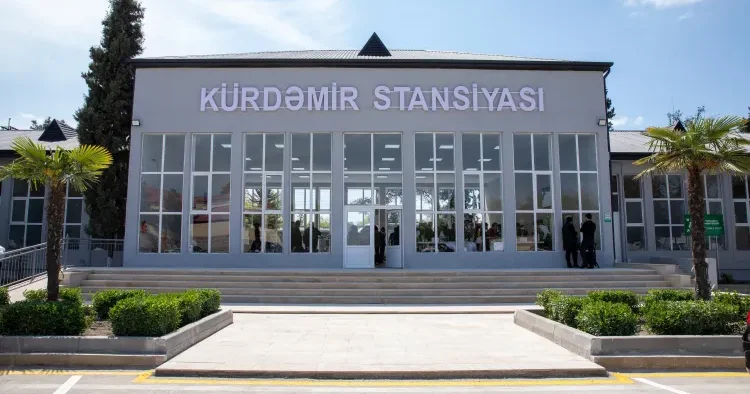Bu gündən qatarlar Kürdəmirdə də dayanır: 1 saat tez