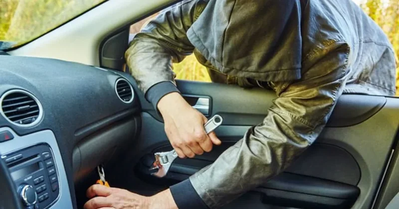 Задержан подозреваемый в краже из автомобиля