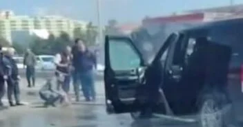 В Баку загорелся Land Rover