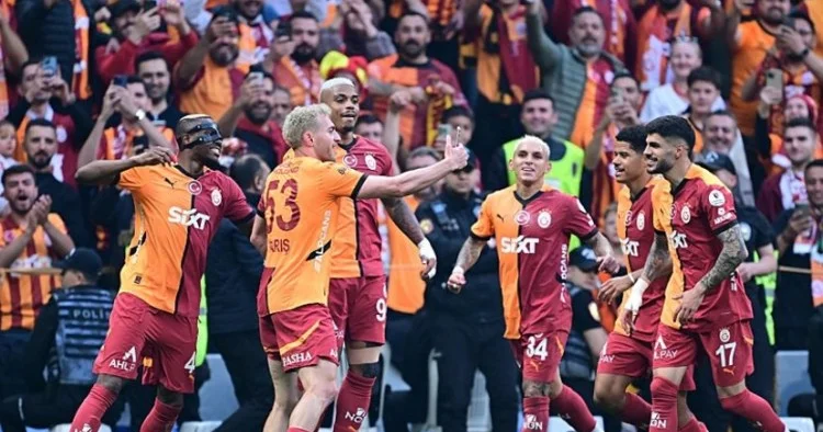 Qalatasaray ın çempionluq matçı VİDEO
