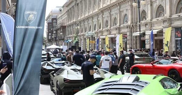 Bakıda Supercar lar nümayiş olundu Foto