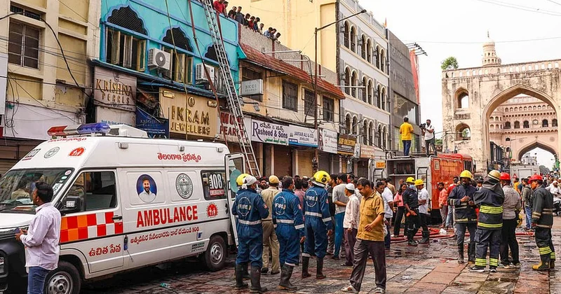 Hindistanda yanğında 17 nəfər ölüb, yarısı uşaqdır