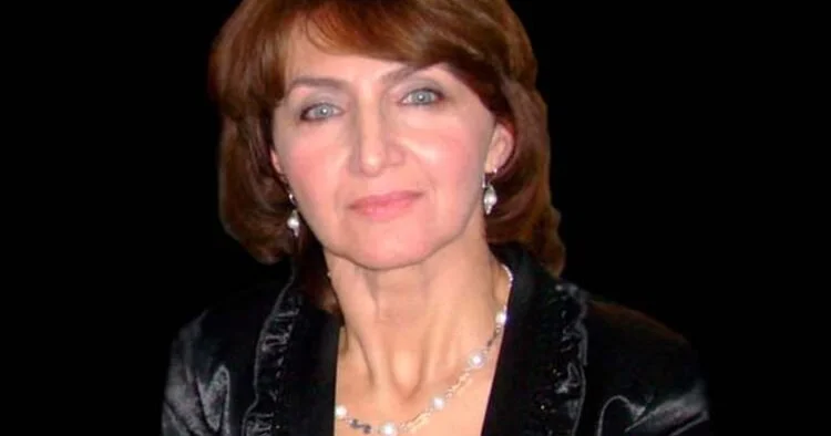 Mənim çayımı tünd elə, a bala!