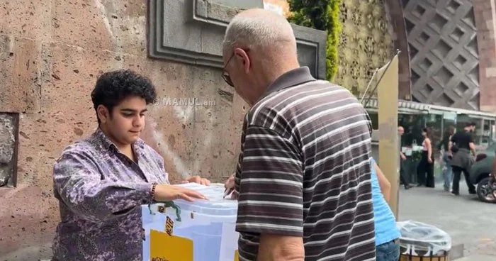 İrəvanda Paşinyana qarşı aksiya başladı VİDEO