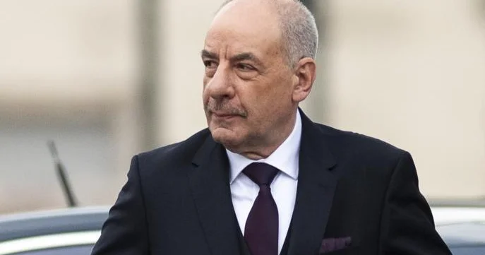 Macarıstan prezidenti vaxtından əvvəl istefa verməkdən imtina edib