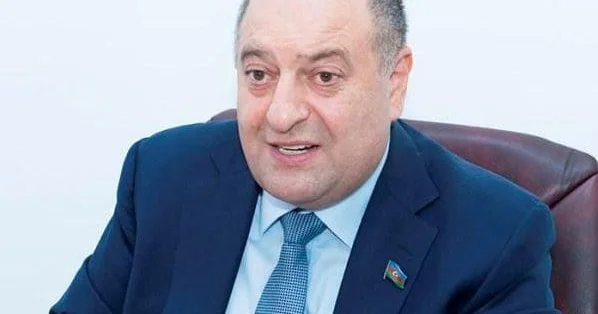 Mandatı olsa da, misrası olmayan şair deputatımız Saffari yazır…