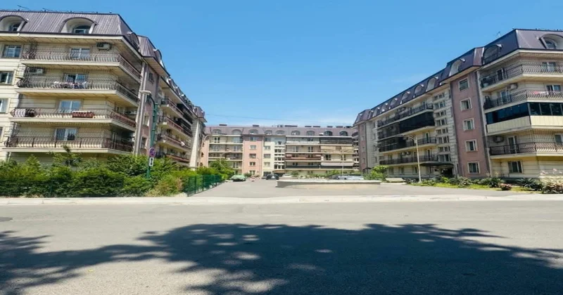 Qazax yazıçı: Özbəkistanda yazıçılara 7 bina hədiyyə edilib