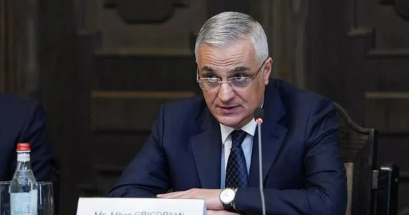 Ermənistan referenduma gedir? Qriqoryan açıqladı