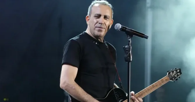 Türkiyənin məşhur müğənnisi Haluk Levent WUF13 də konsert proqramı ilə çıxış edib