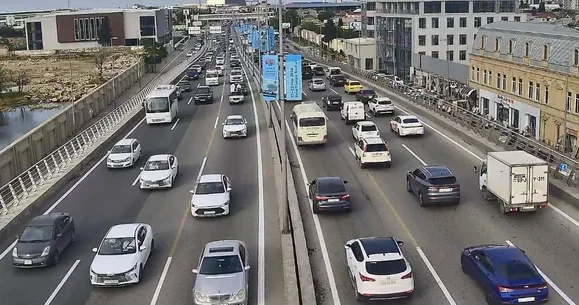 Hazırda Bakıda hərəkətin ən çətin olduğu YOLLAR