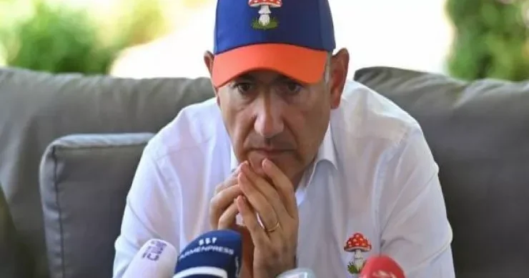 Paşinyan müxalifəti hədələdi: “Siz diz çödürəcəyəm”