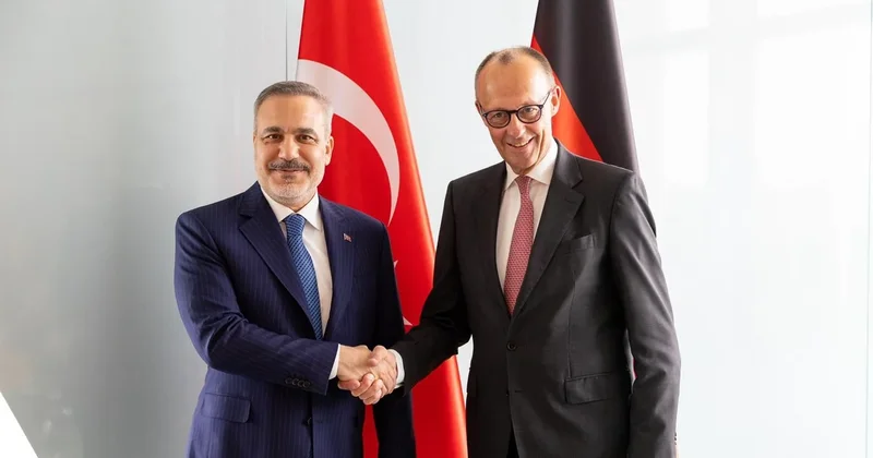Hakan Fidan Almaniya Kansleri Fridrix Merts ilə görüşdü