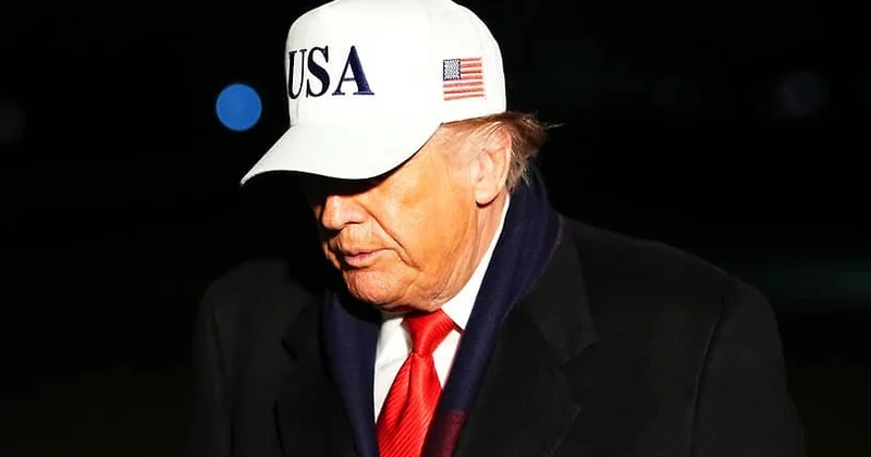 NYT: рейтинг Трампа упал до минимума за второй срок