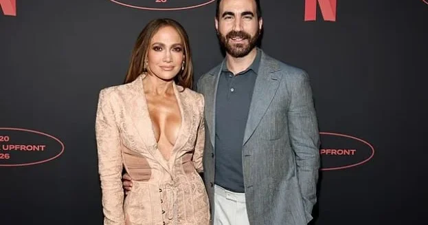 Cennifer Lopez onunla eşq yaşayır?